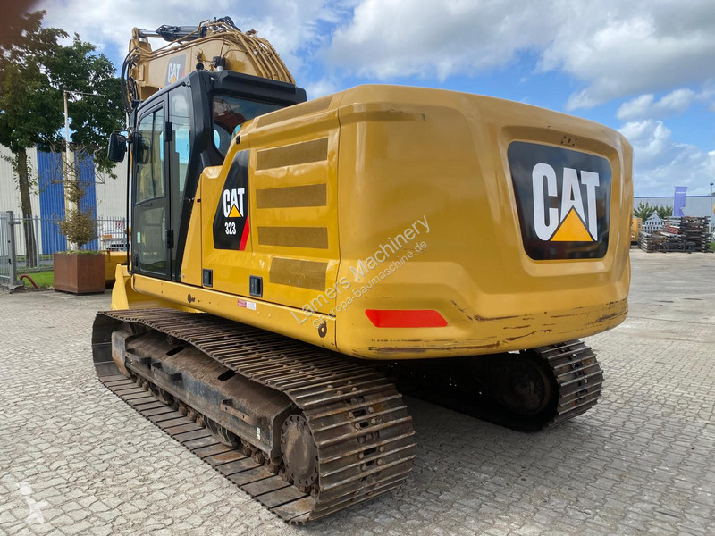 Rýpadlo Caterpillar 323 .