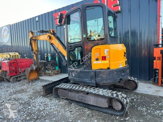 Lopatový nakládač Bobcat e35 à 22 500 € ht