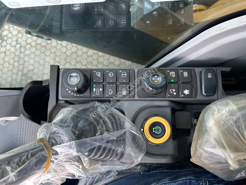 Skovl Caterpillar 374 2024 with all hydr lines...