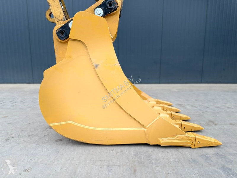 جرافة Caterpillar 320E