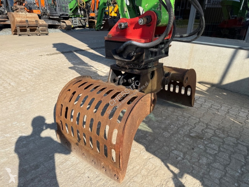 جرافة Sennebogen 818 M / 818 E / / E