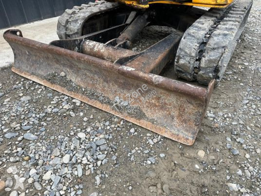 Lopatový nakládač JCB à 18 500 € ht