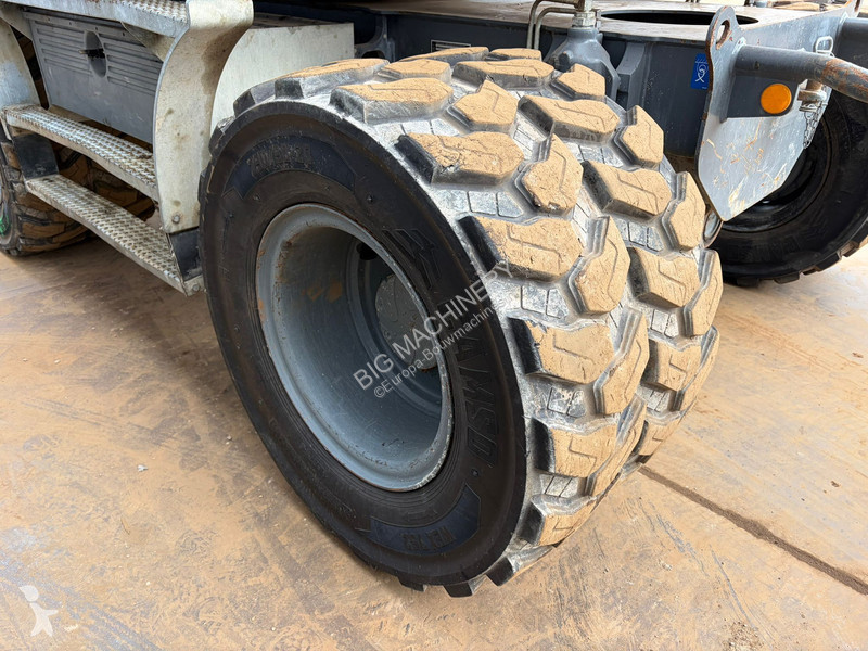 جرافة Liebherr Compact
