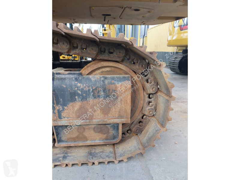 Lopatový nakládač Caterpillar 352