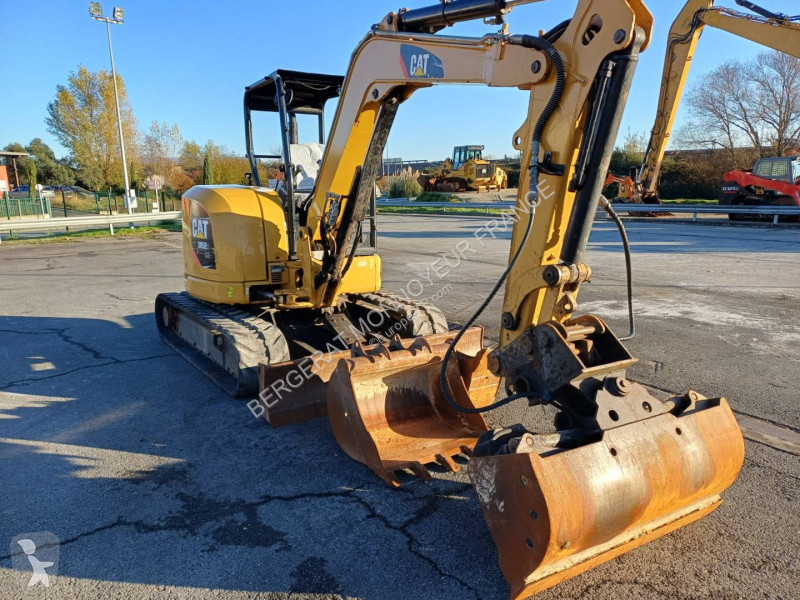 جرافة Caterpillar 305E2