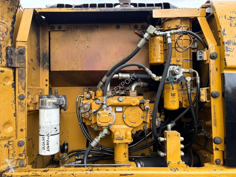 جرافة Caterpillar Track Excavator 22.9T Hammer...