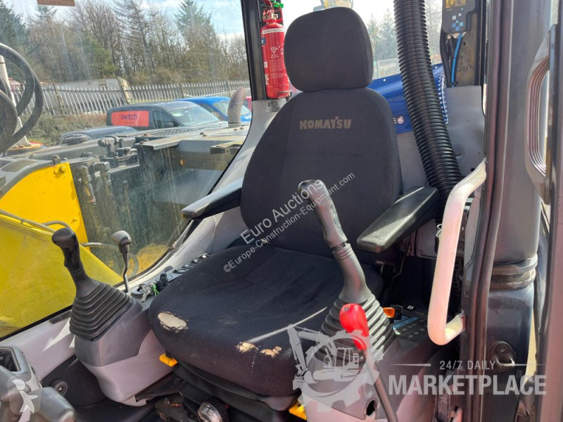 Екскаватор Komatsu 138US2