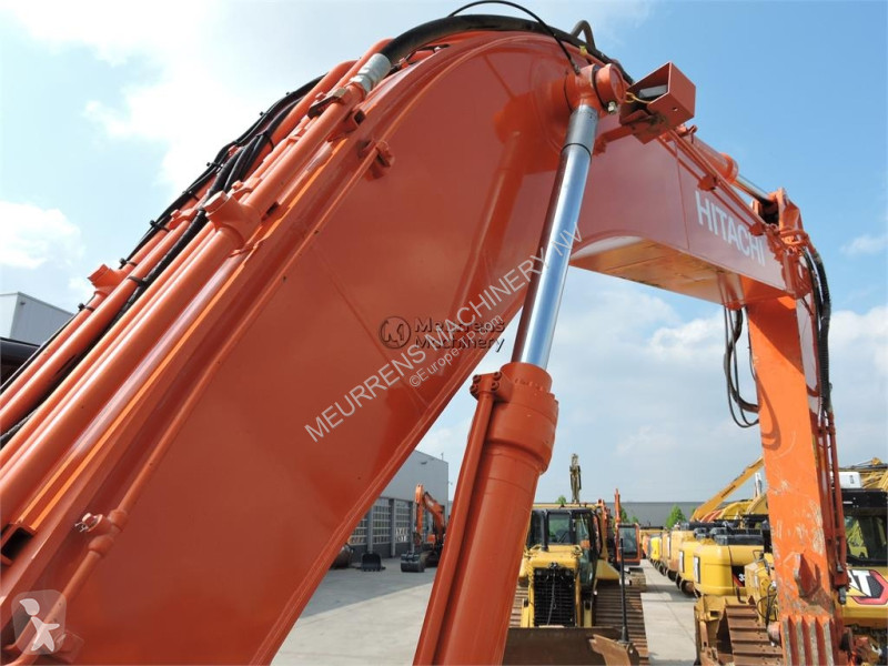 جرافة Hitachi 0