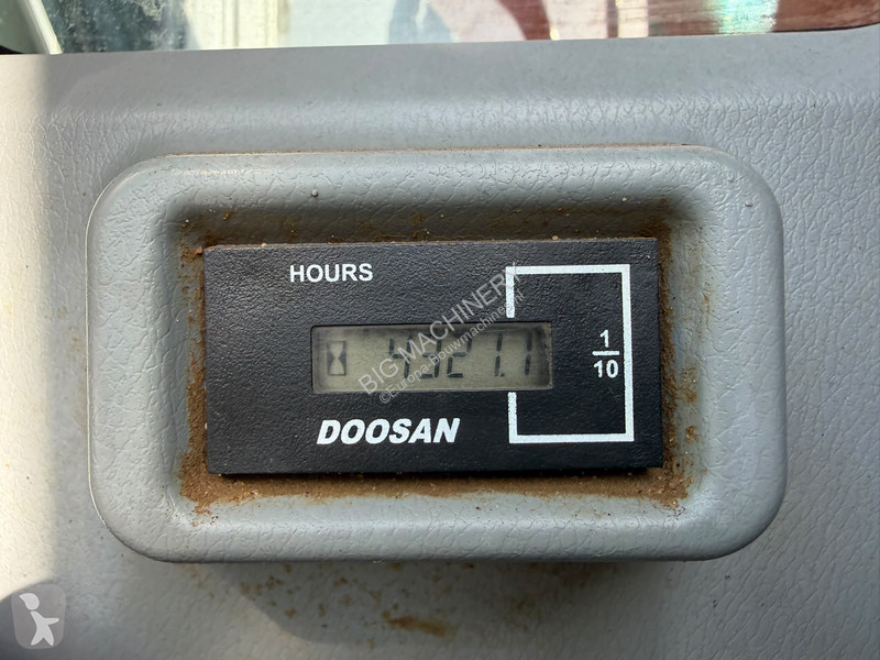 جرافة Doosan 5