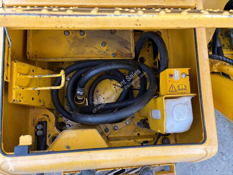 جرافة Komatsu LC11