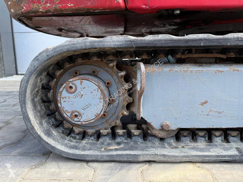 جرافة Takeuchi TB216