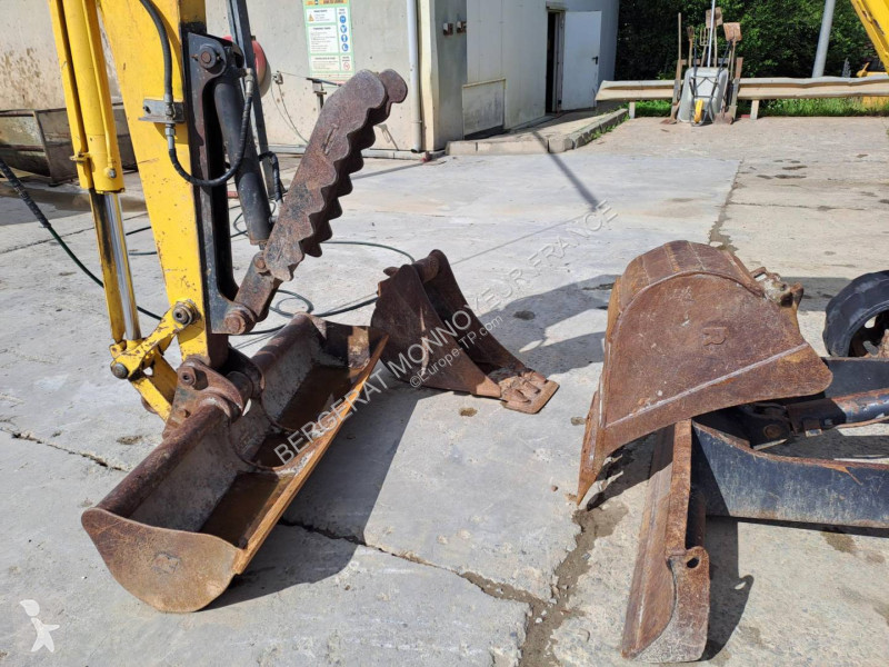 جرافة Yanmar VIO50