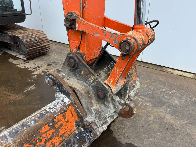جرافة Hitachi - Quick Coupler / Automatic Greasing