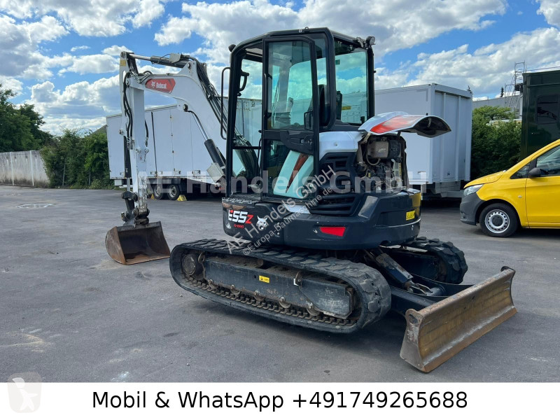 جرافة Bobcat...