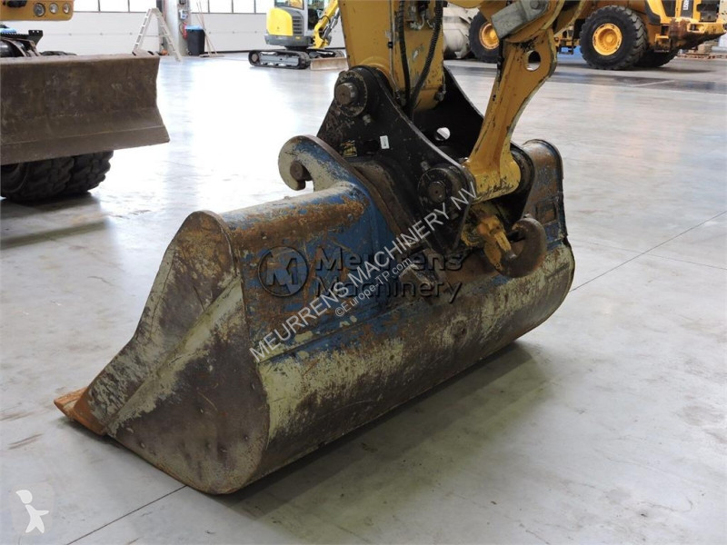 جرافة Caterpillar F