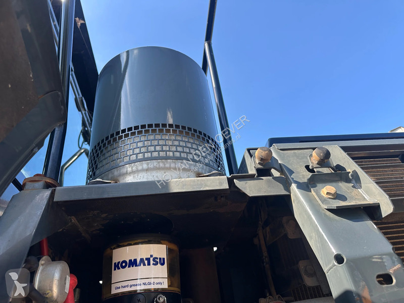 جرافة Komatsu 10