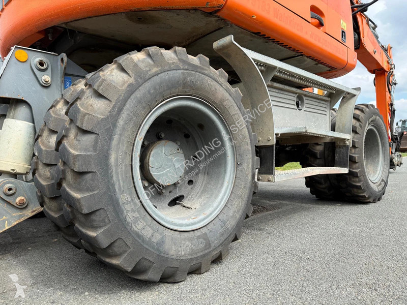 جرافة Liebherr Compact | A/C