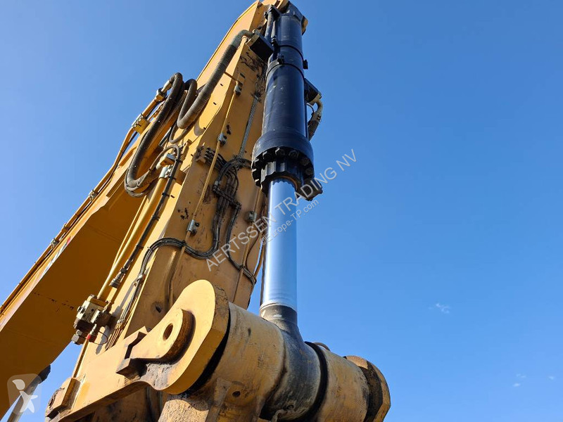 جرافة Caterpillar 395