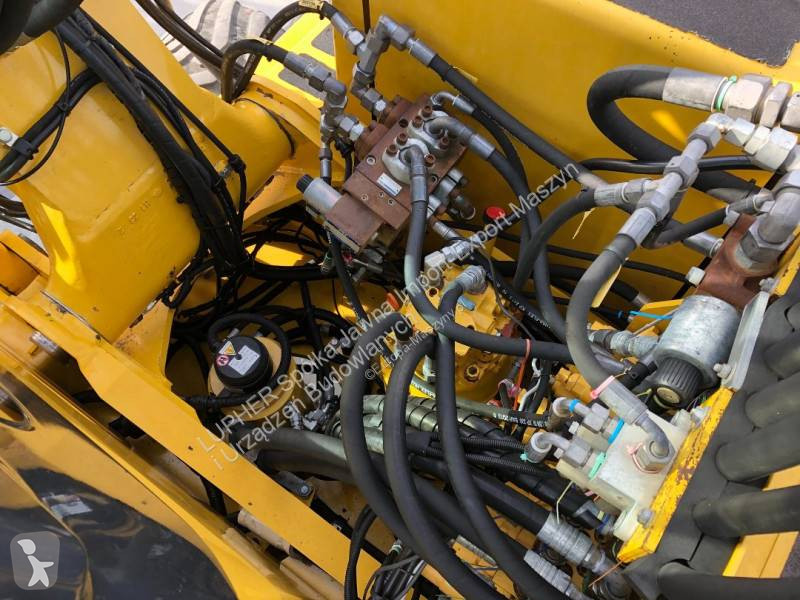 Lopatový nakládač Komatsu PW180-7E0