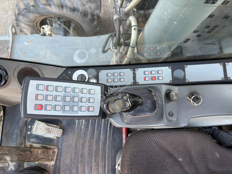 جرافة Liebherr A920