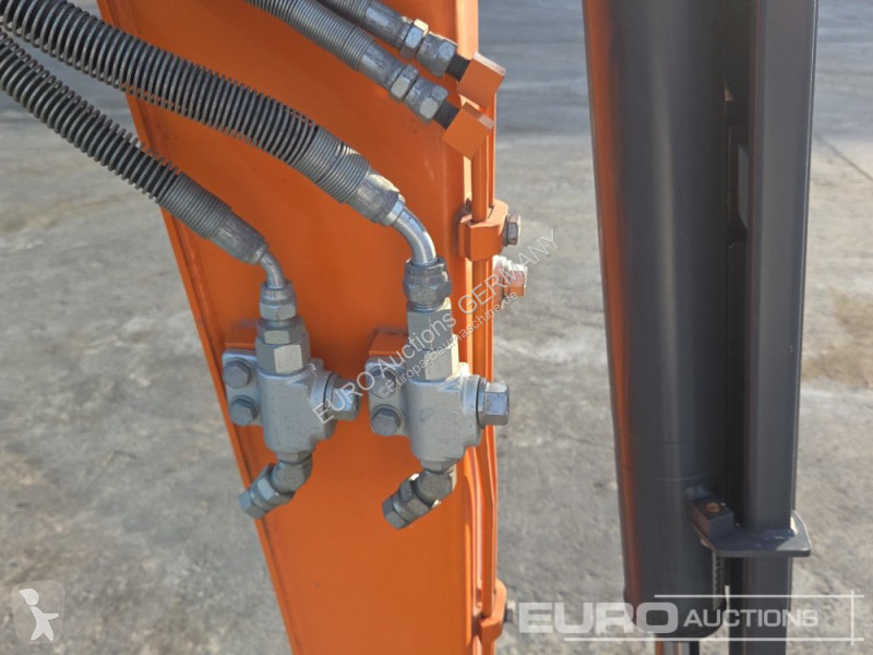 Excavadora Develon DX35Z-7