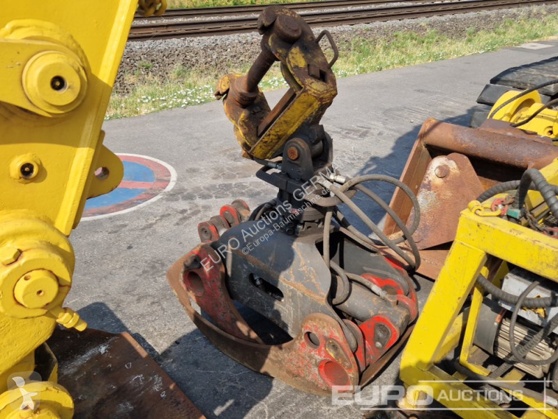 جرافة Komatsu PC138US-2E1