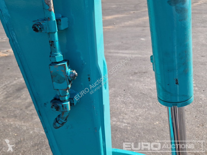 جرافة Kobelco C