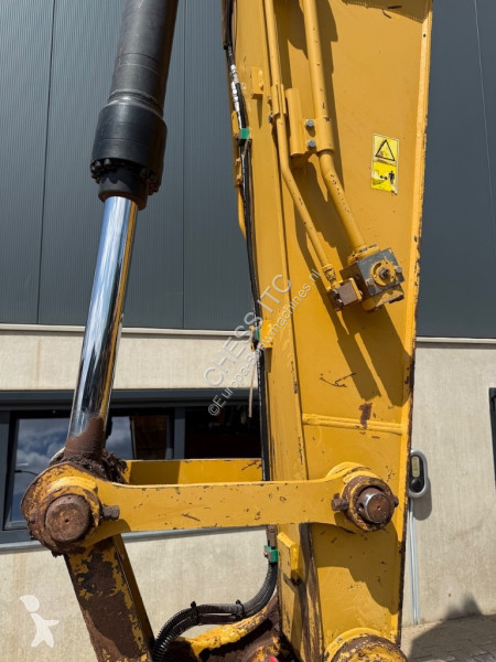 Escavatore Caterpillar L