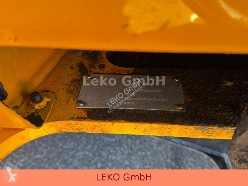 Lopatový nakládač JCB RTS