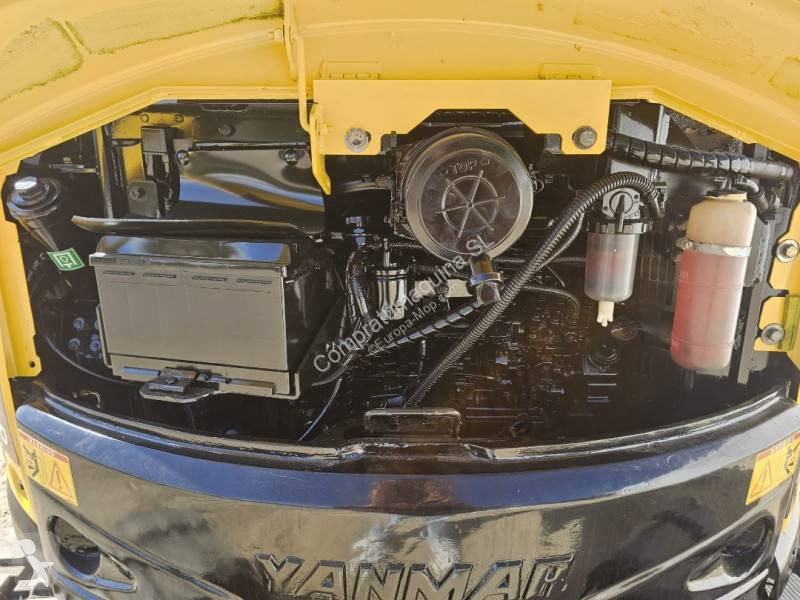 جرافة Yanmar