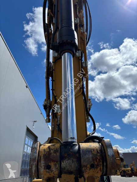جرافة Caterpillar 330 (Narrow 2.99m)