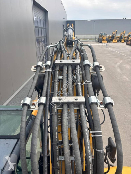 جرافة Caterpillar F