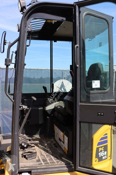 جرافة Komatsu PC16R-3HS