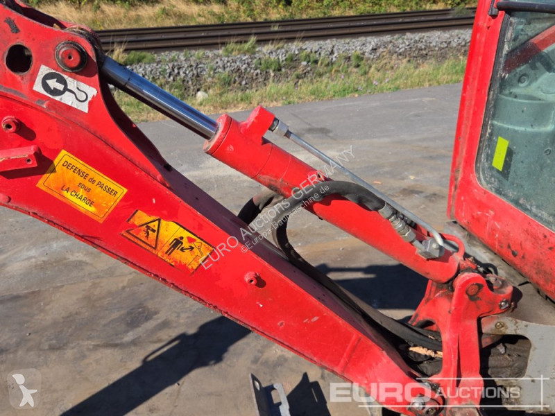جرافة Volvo EC15E