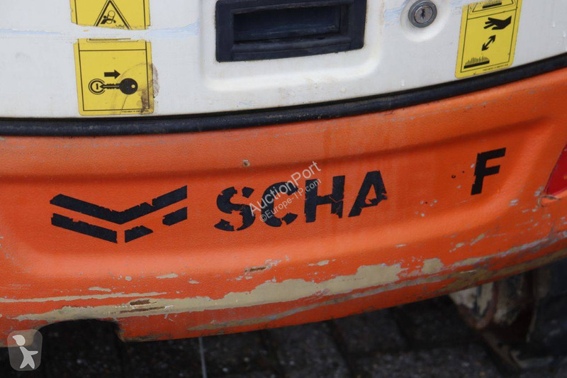Lopatový nakládač Schaeff TC16