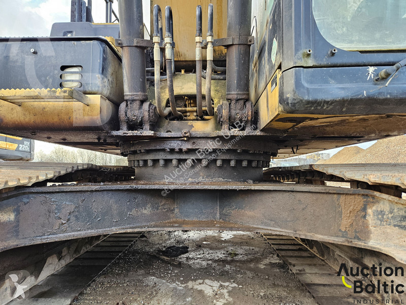 Экскаватор Caterpillar