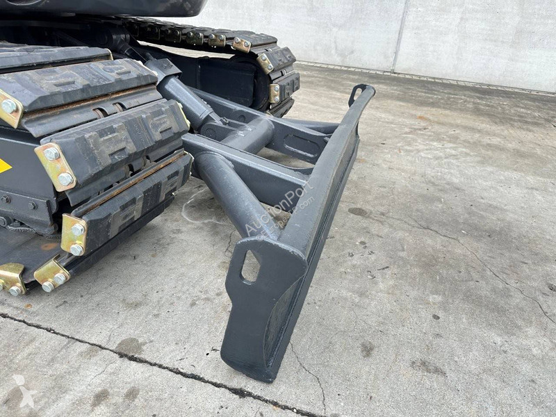 Excavadora Kubota SZ