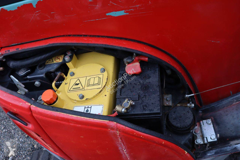 جرافة Yanmar Vi020-4