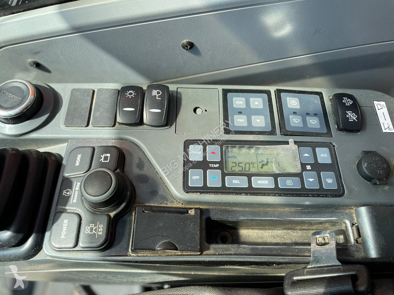 Excavadora Doosan 5