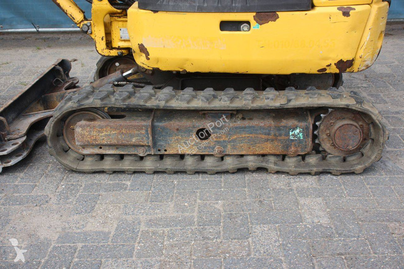Екскаватор Komatsu PC16R-3HS