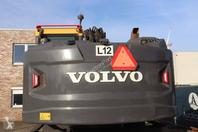جرافة Volvo EWR150E