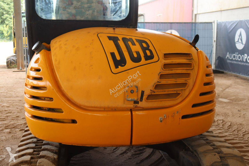 جرافة JCB 8056
