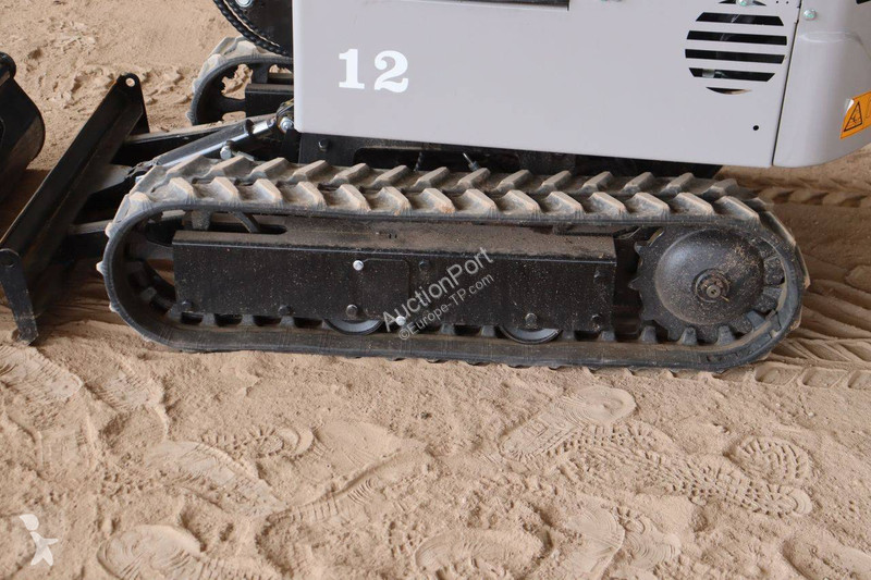 جرافة Nuoman NM-E12