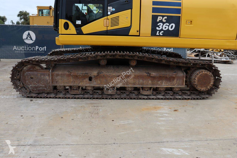 Excavadora Komatsu LC-11