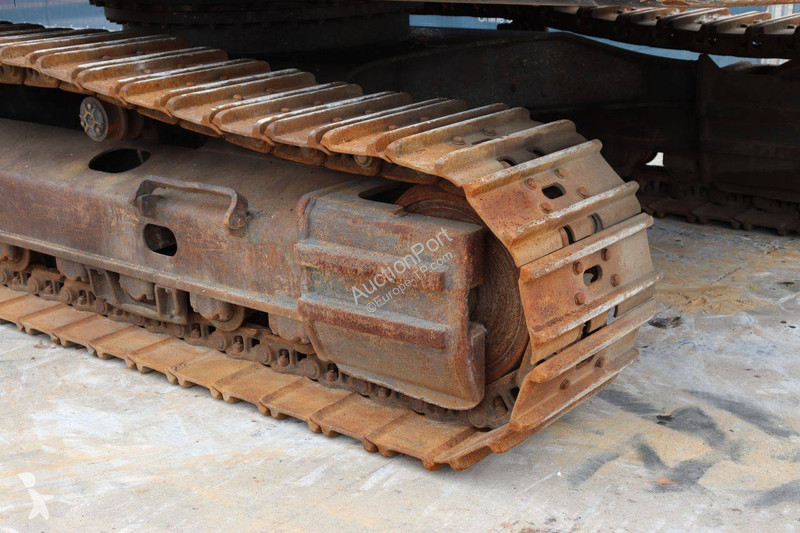 جرافة Volvo L