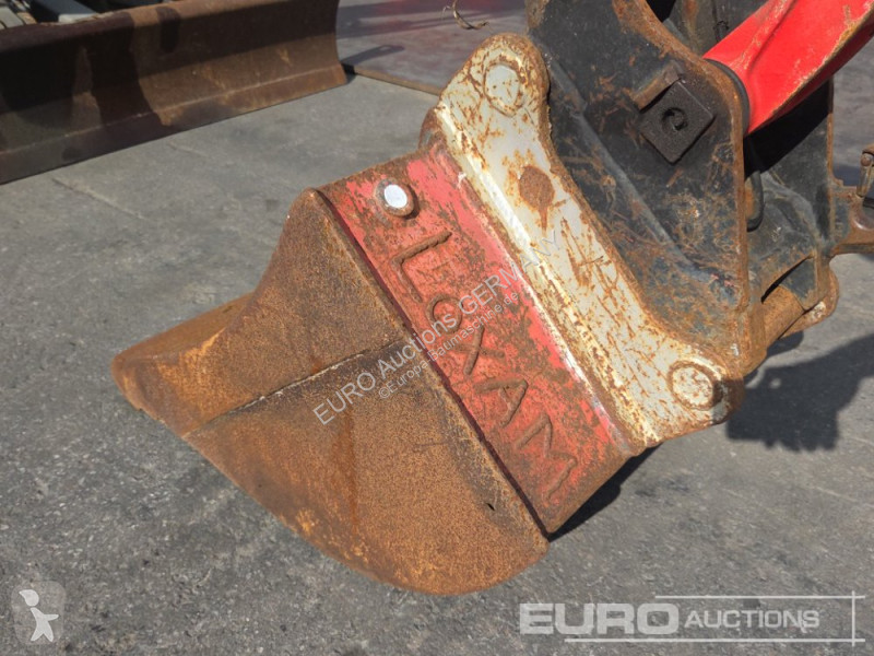 جرافة Volvo ECR25D