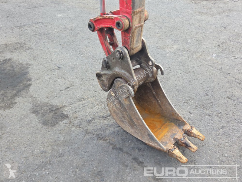 جرافة Volvo ECR25D