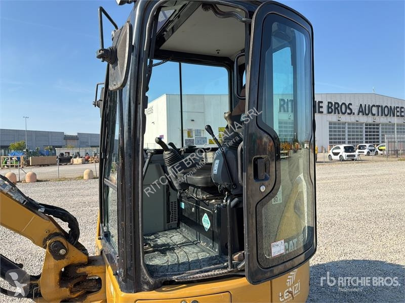 جرافة Caterpillar E Mini Excavator