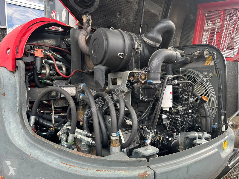 جرافة Wacker Neuson 2