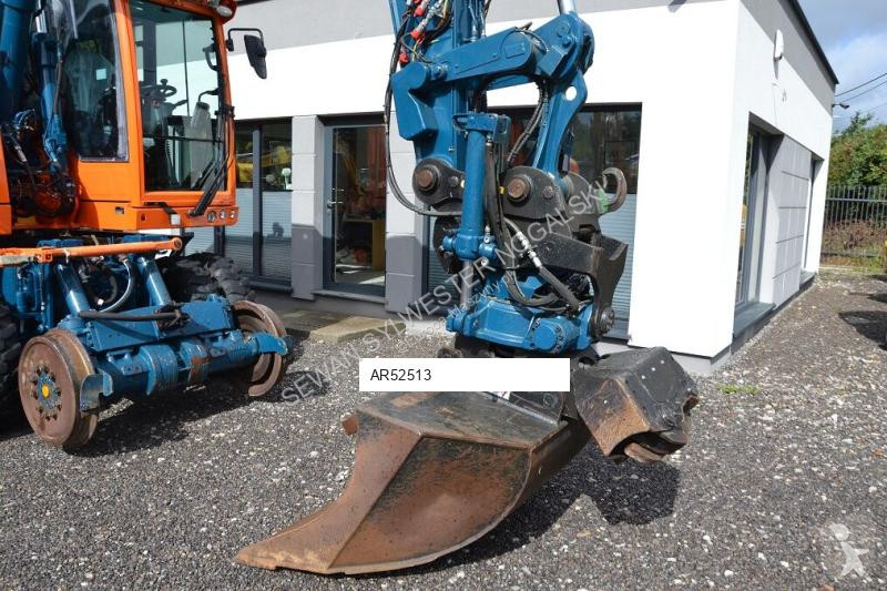 Excavadora Caterpillar M